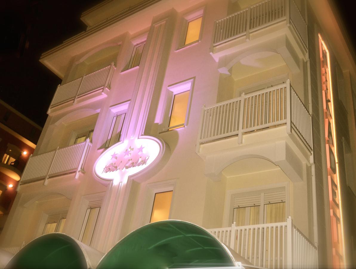 Hotel Kadett Ріміні Екстер'єр фото